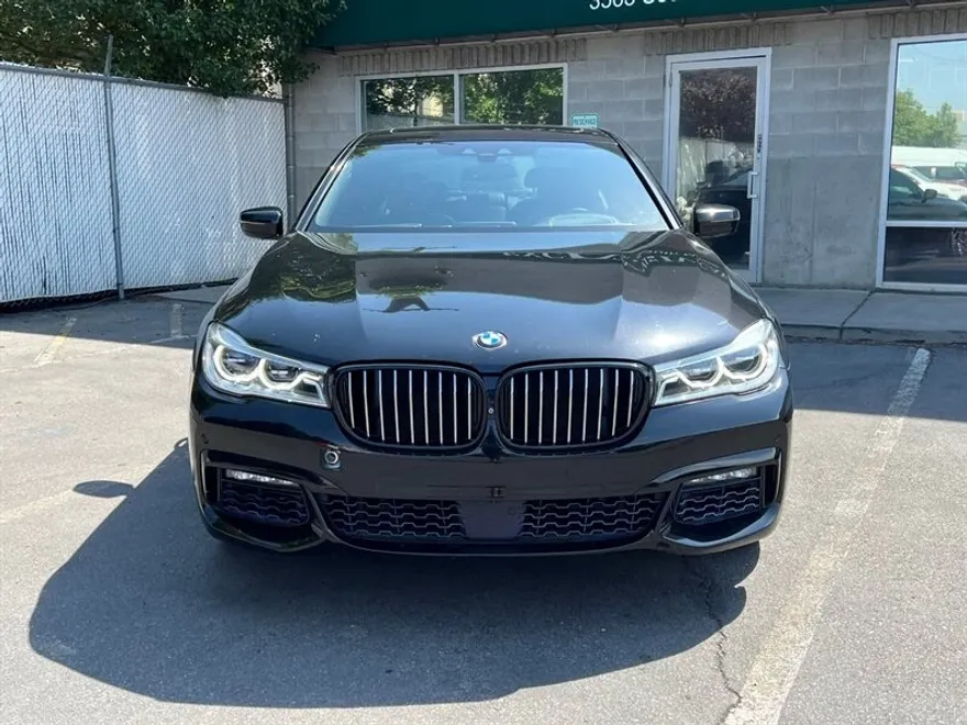 2018 Bmw 750i / B7 xDrive Sedan photo 1
