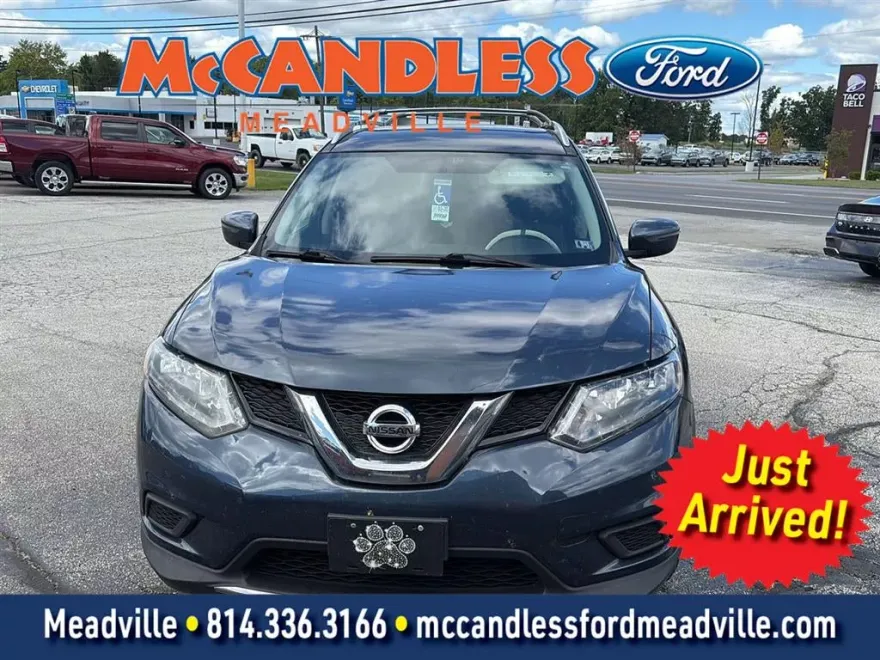 2016 Nissan Rogue SV photo 1