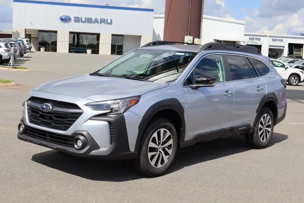 2025 Subaru Outback Premium photo 1