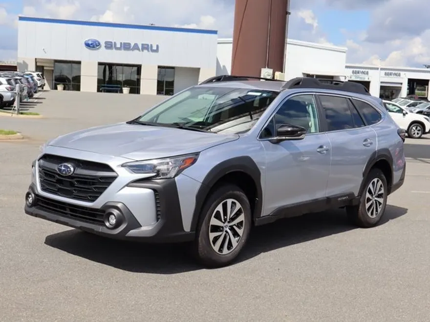 2025 Subaru Outback Premium photo 1