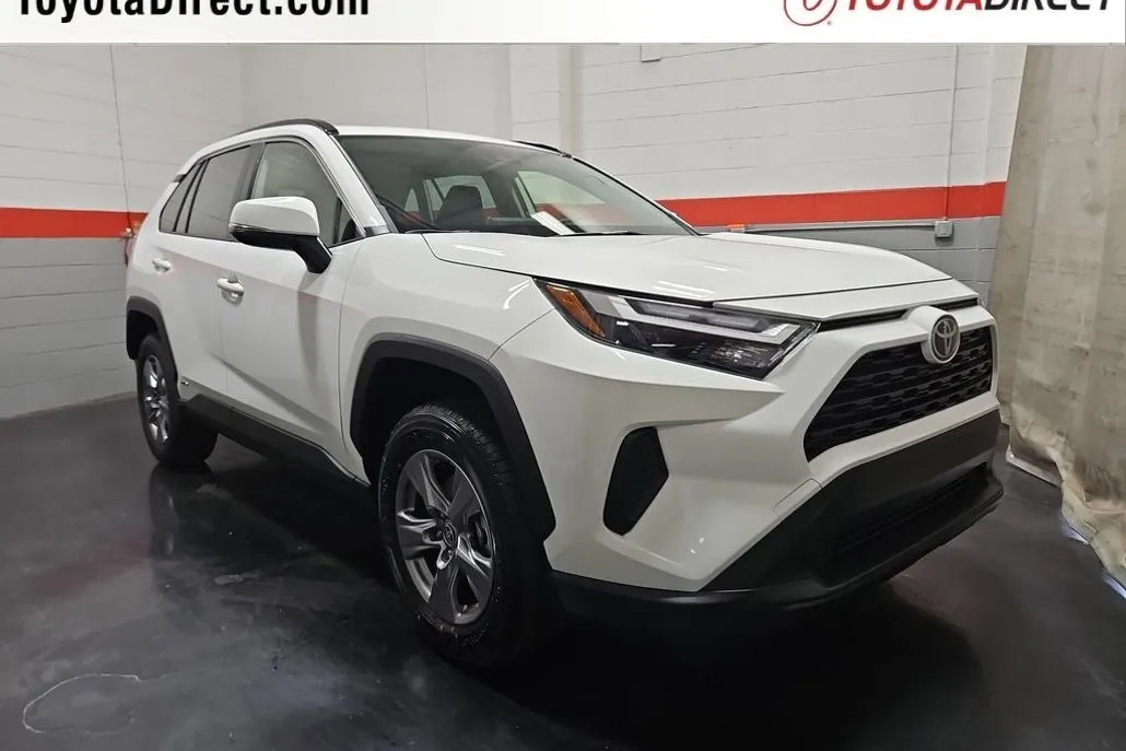 2025 Toyota RAV4 Hybrid XLE photo 1