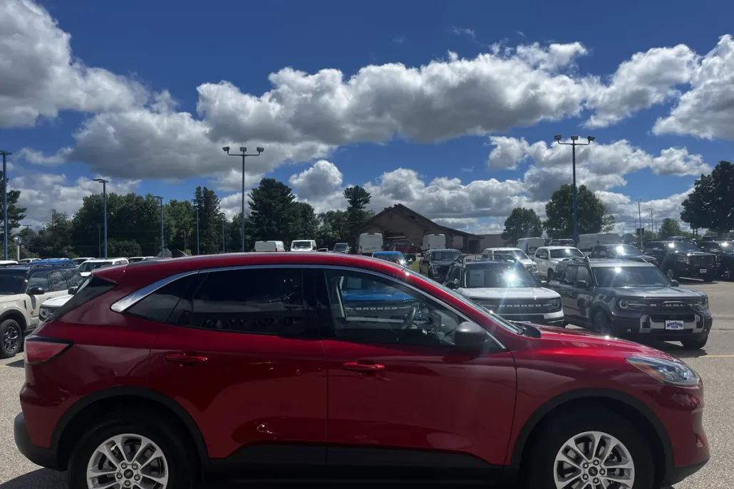 2022 Ford Escape SE photo 1