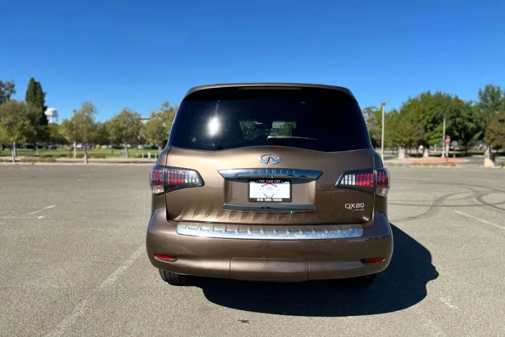 2017 Infiniti QX80 Limited photo 1