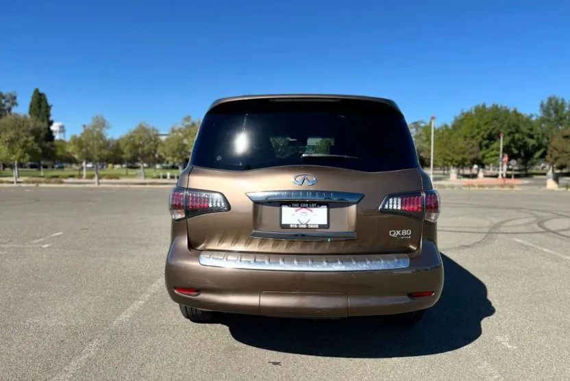 2017 Infiniti QX80 Limited photo 1