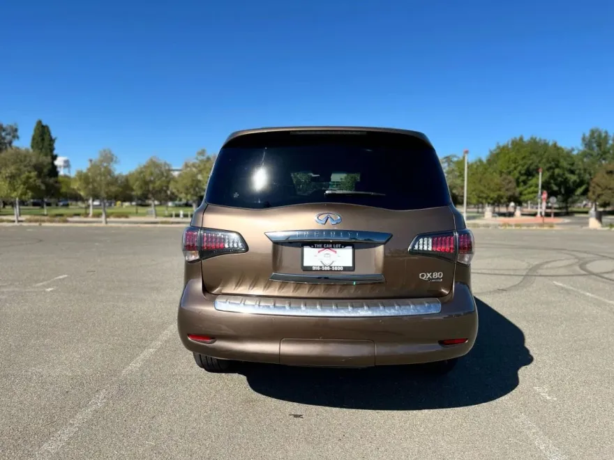 2017 Infiniti QX80 Limited photo 1