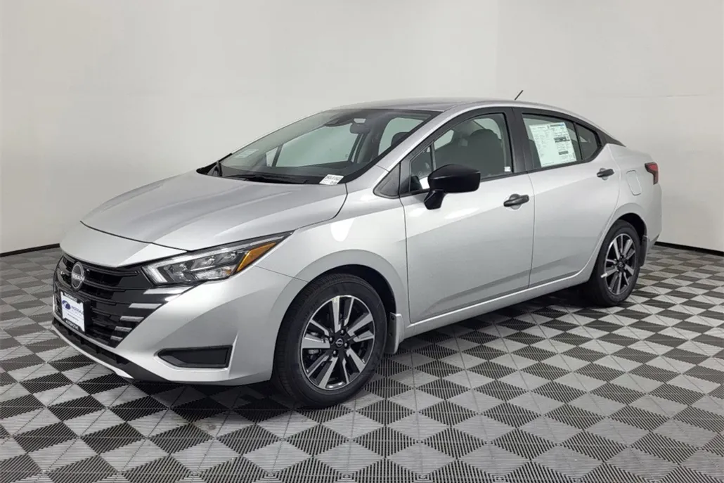 2025 Nissan Versa S photo 1