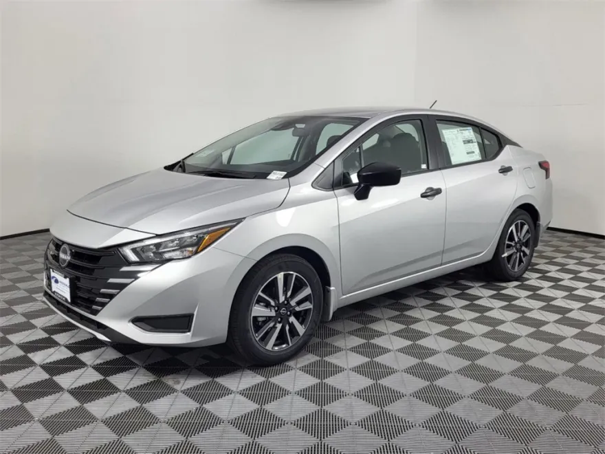 2025 Nissan Versa S photo 1