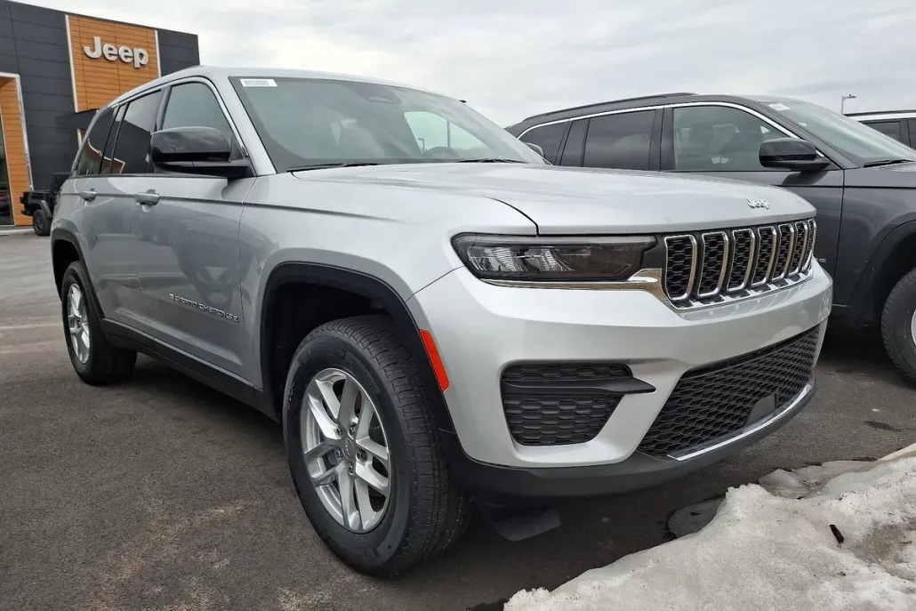 2025 Jeep Grand Cherokee Laredo X photo 1