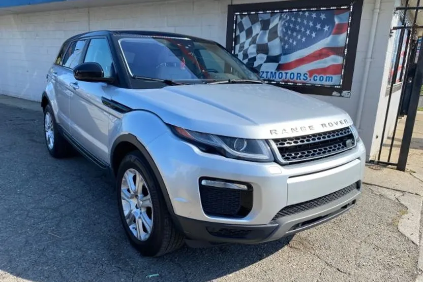 2018 Land Rover Range Rover Evoque SE photo 1