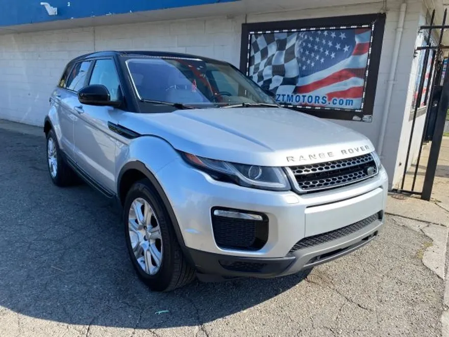 2018 Land Rover Range Rover Evoque SE photo 1