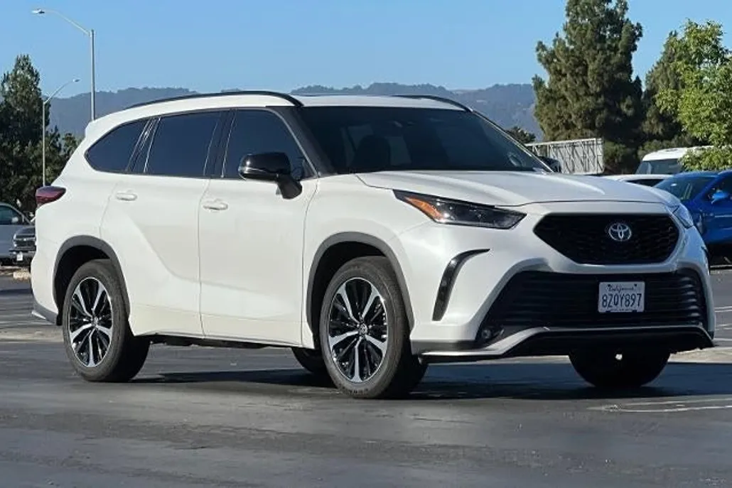 2022 Toyota Highlander XSE photo 1