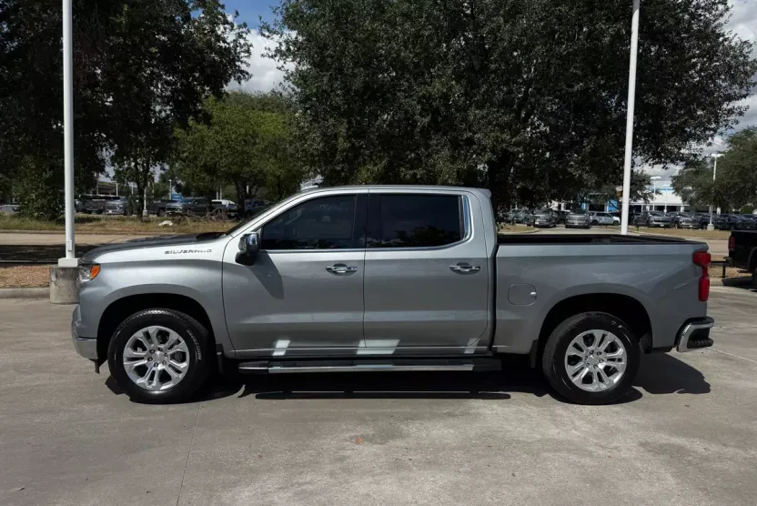 2024 Chevrolet Silverado 1500 LTZ photo 1