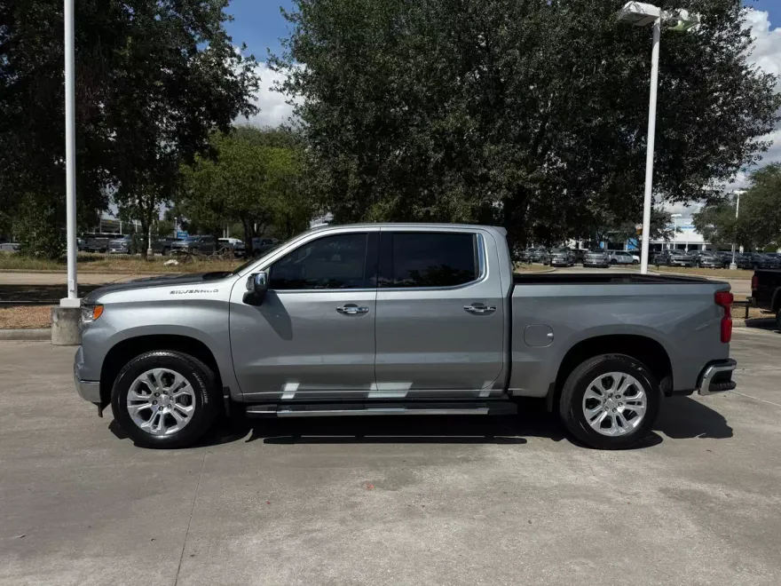 2024 Chevrolet Silverado 1500 LTZ photo 1