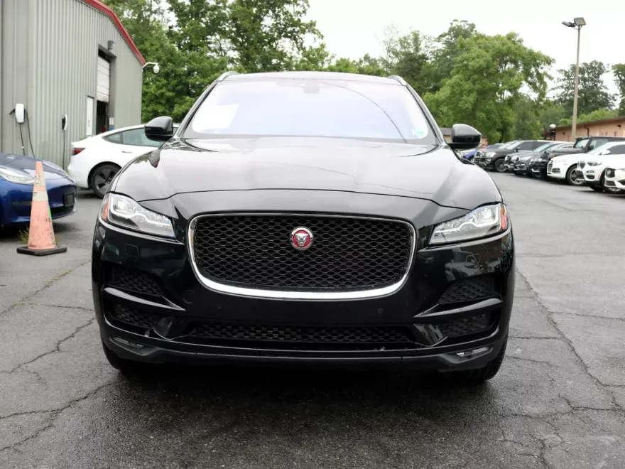 2020 Jaguar F-PACE Portfolio Edition photo 1