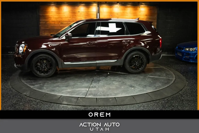 2021 Kia Telluride LX photo 1
