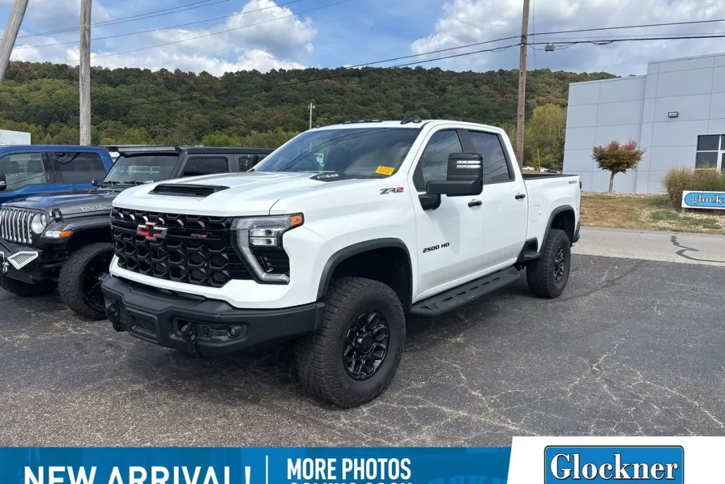 2024 Chevrolet Silverado 2500HD ZR2 photo 1