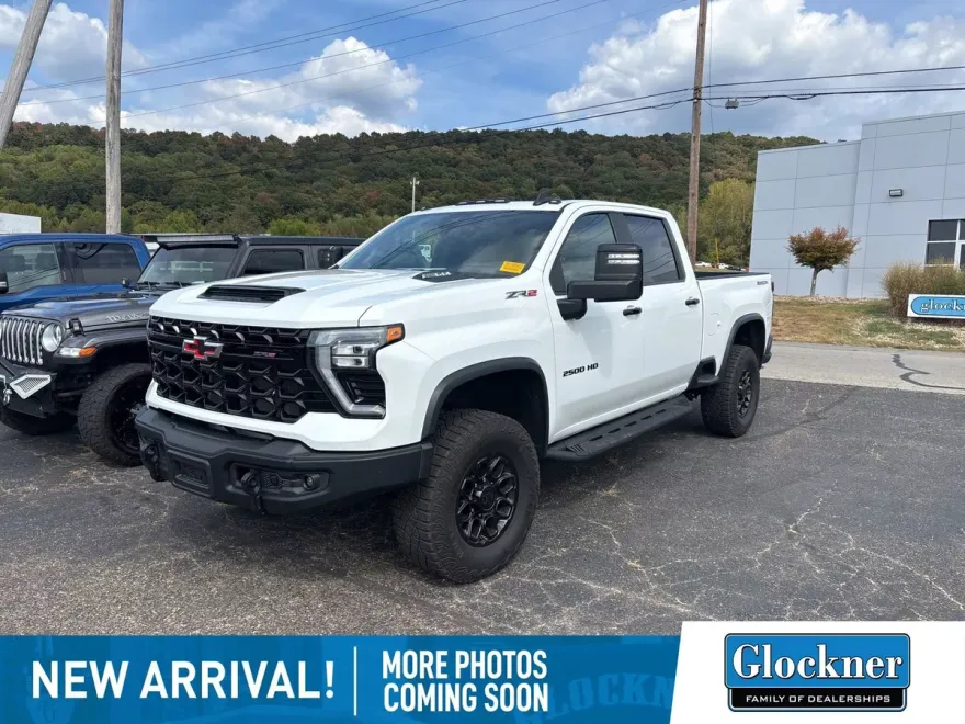 2024 Chevrolet Silverado 2500HD ZR2 photo 1