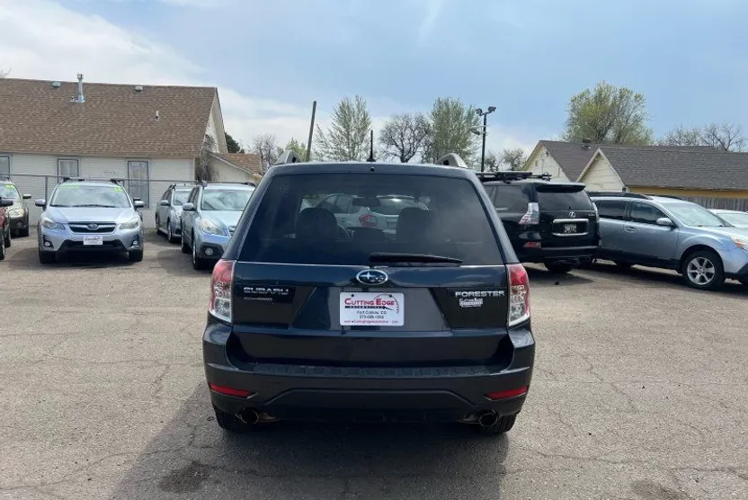 2012 Subaru Forester 2.5X Limited photo 1