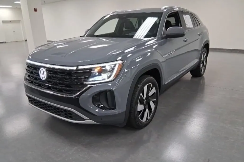 2024 Volkswagen Atlas Cross Sport SEL photo 1