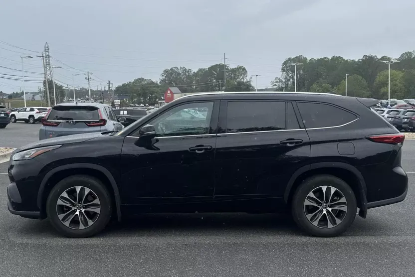 2020 Toyota Highlander XLE photo 1