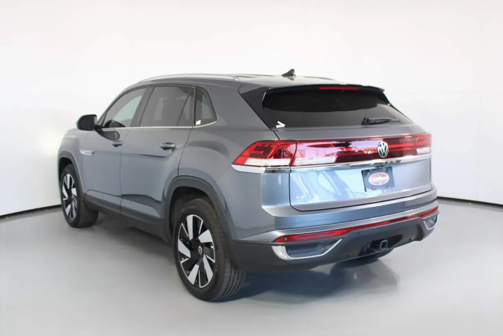 2024 Volkswagen Atlas Cross Sport SE Technology photo 1