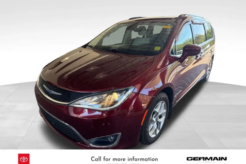 2019 Chrysler Pacifica Touring Plus photo 1