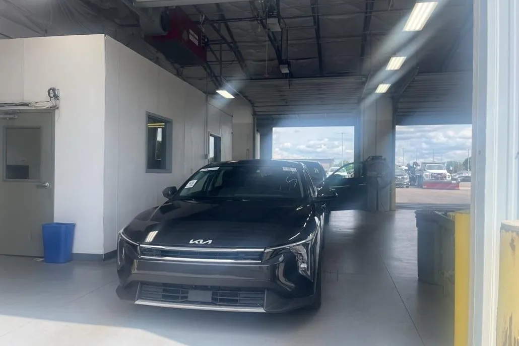 2025 Kia K4 EX photo 1