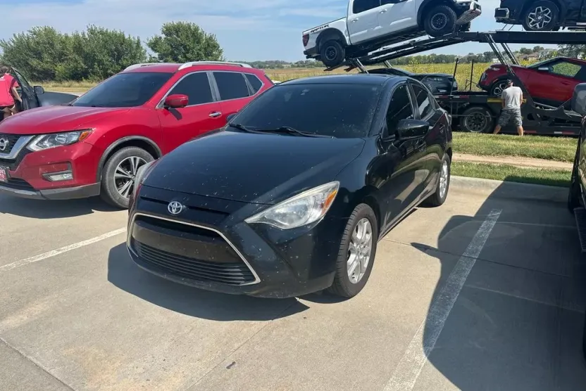 2017 Toyota Yaris iA Base photo 1