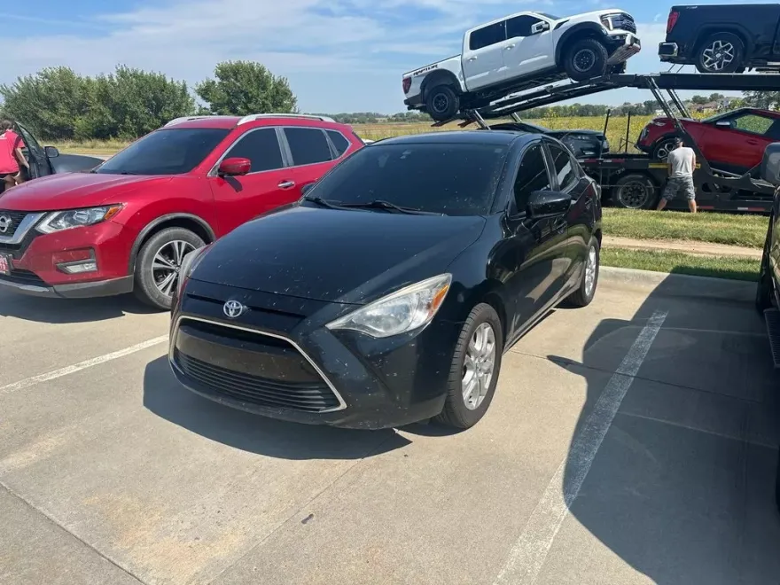 2017 Toyota Yaris iA Base photo 1