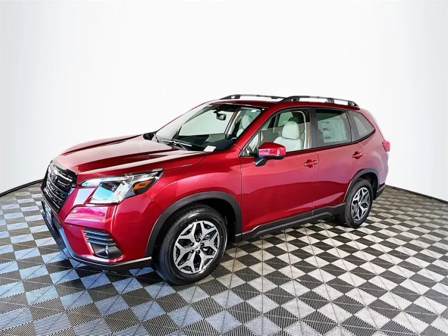 2024 Subaru Forester Premium photo 1