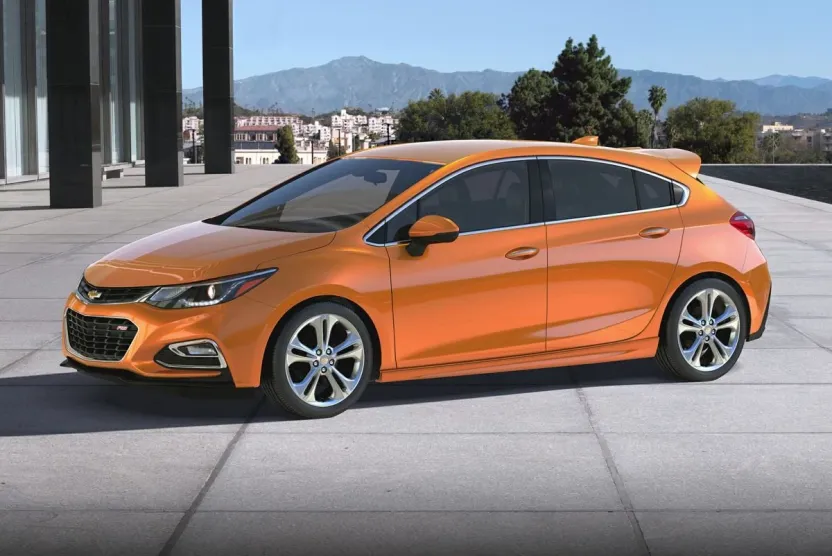 2017 Chevrolet Cruze Premier photo 1