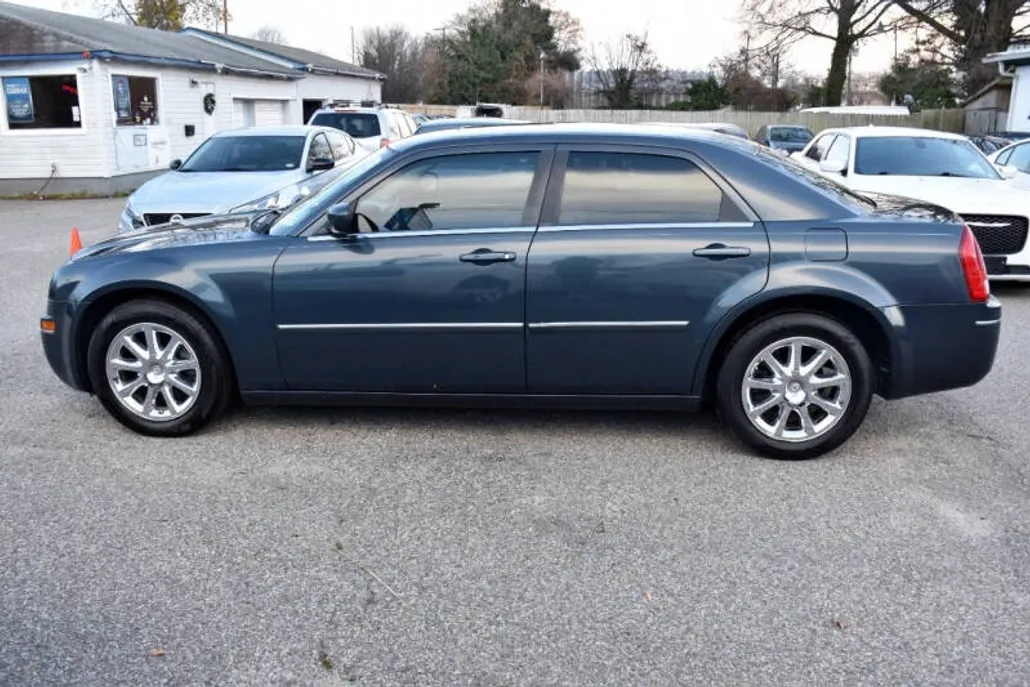 2007 Chrysler 300 Touring photo 1