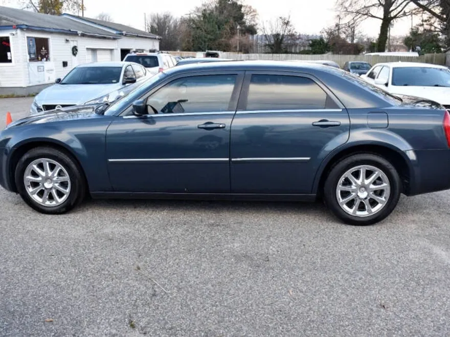 2007 Chrysler 300 Touring photo 1