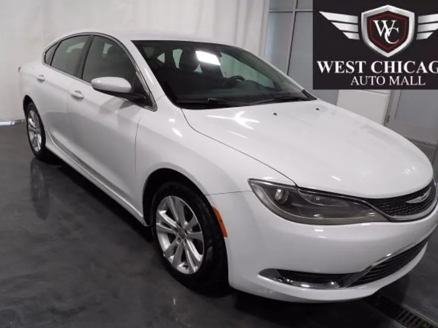 2016 Chrysler 200 Limited photo 1