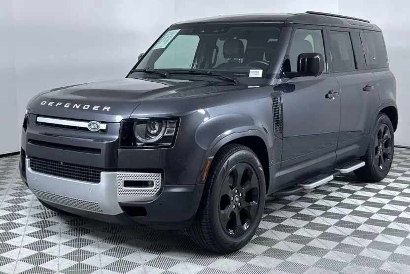 2023 Land Rover Defender 110 S photo 1