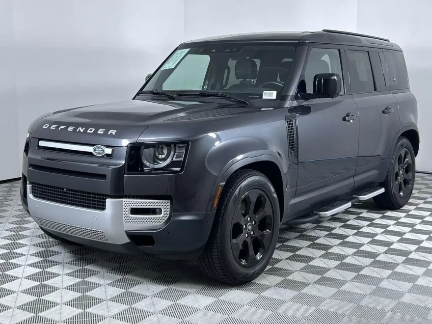 2023 Land Rover Defender 110 S photo 1