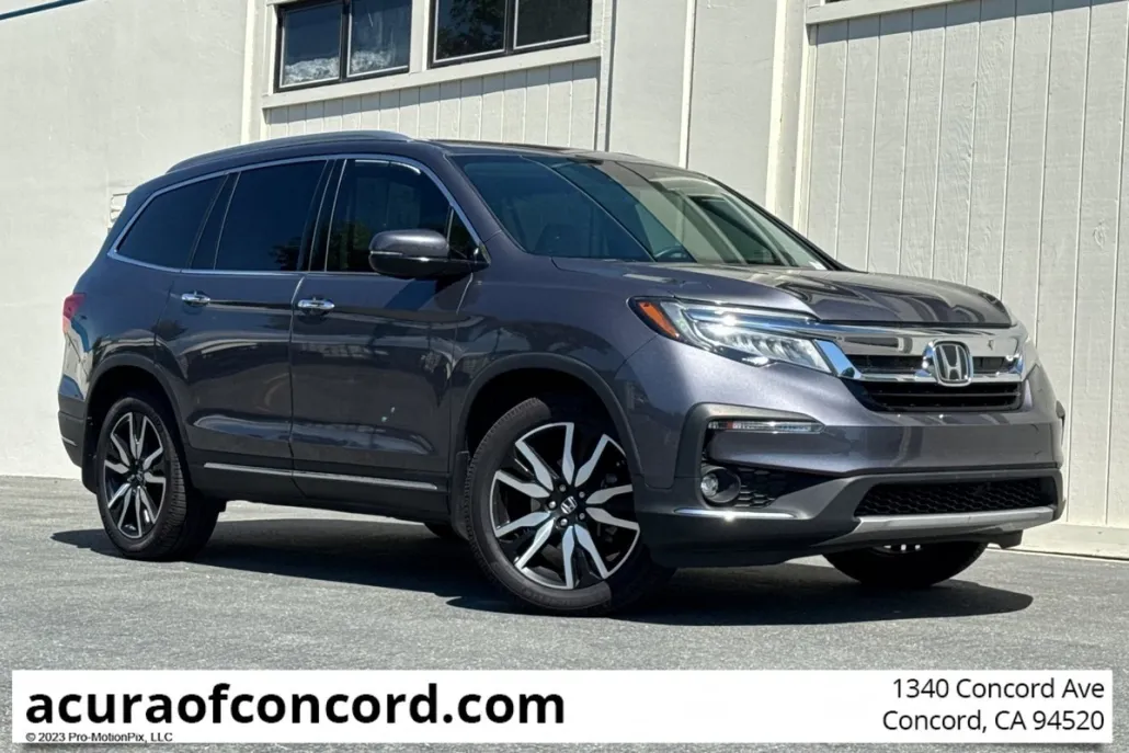 2022 Honda Pilot Touring photo 1