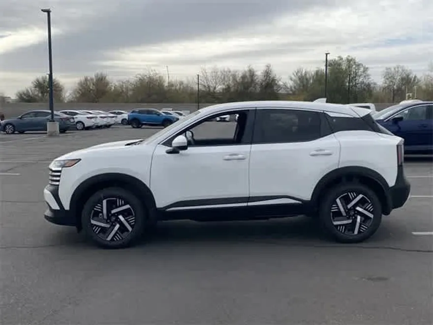 2025 Nissan Kicks SV photo 1