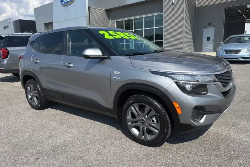 2021 Kia Seltos LX photo 1
