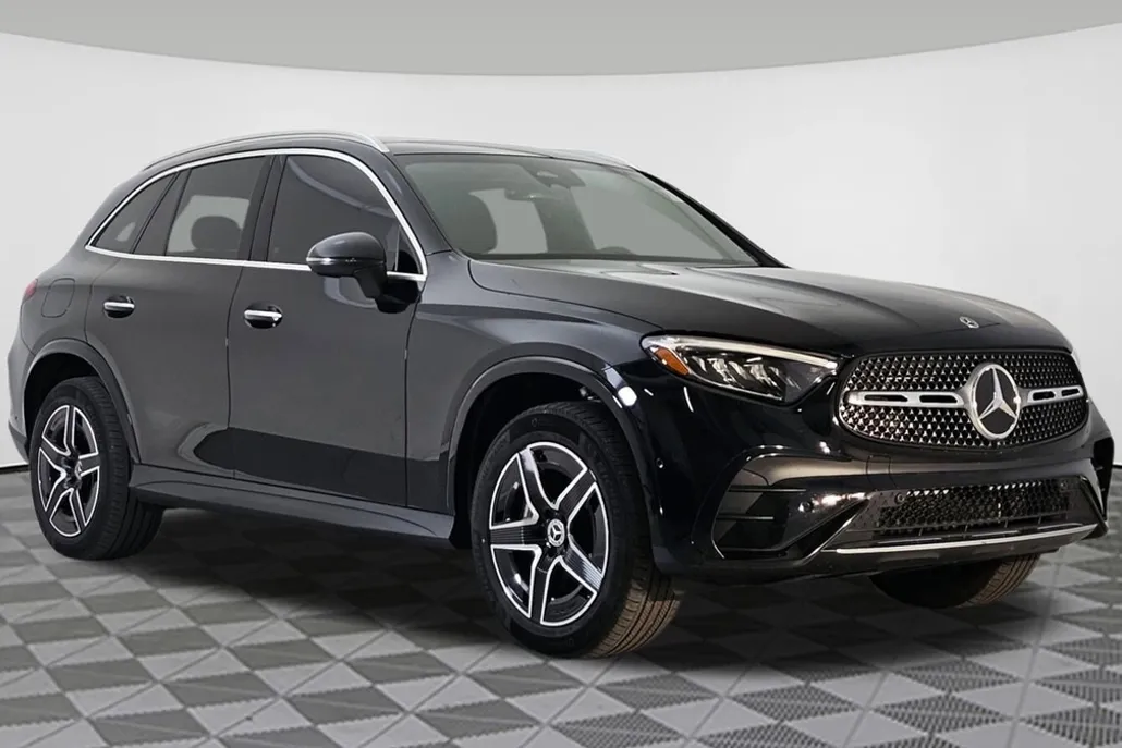 2024 Mercedes Benz GLC 300 4MATIC photo 1