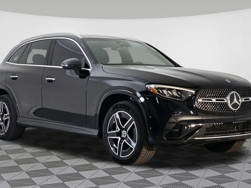2024 Mercedes Benz GLC 300 4MATIC photo 1