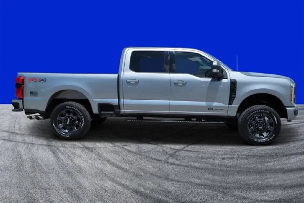 2023 Ford F-250 Lariat photo 1