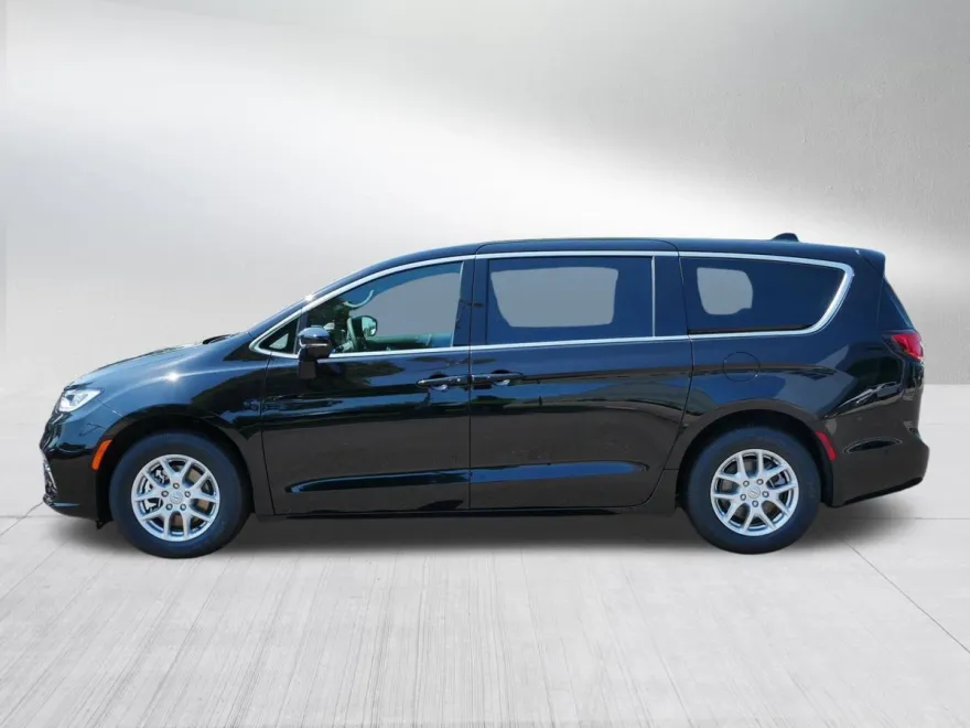 2025 Chrysler Pacifica photo 1