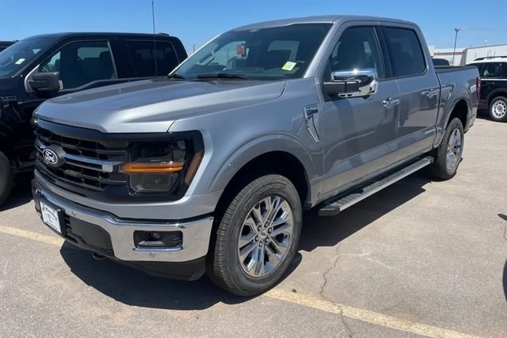 2025 Ford F-150 XLT photo 1