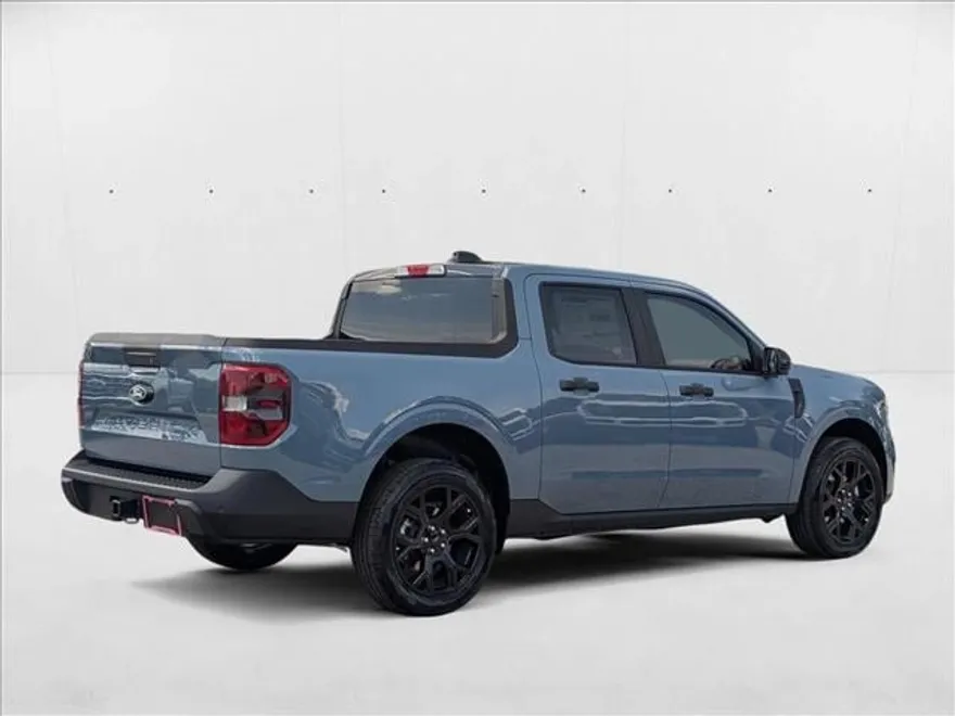 2025 Ford Maverick XLT photo 1
