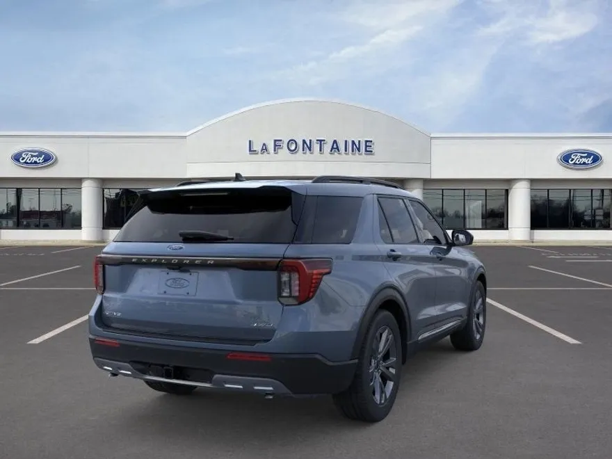 2025 Ford Explorer photo 8
