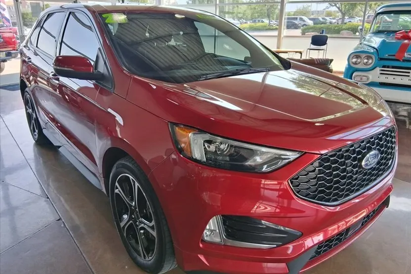 2021 Ford Edge ST photo 1