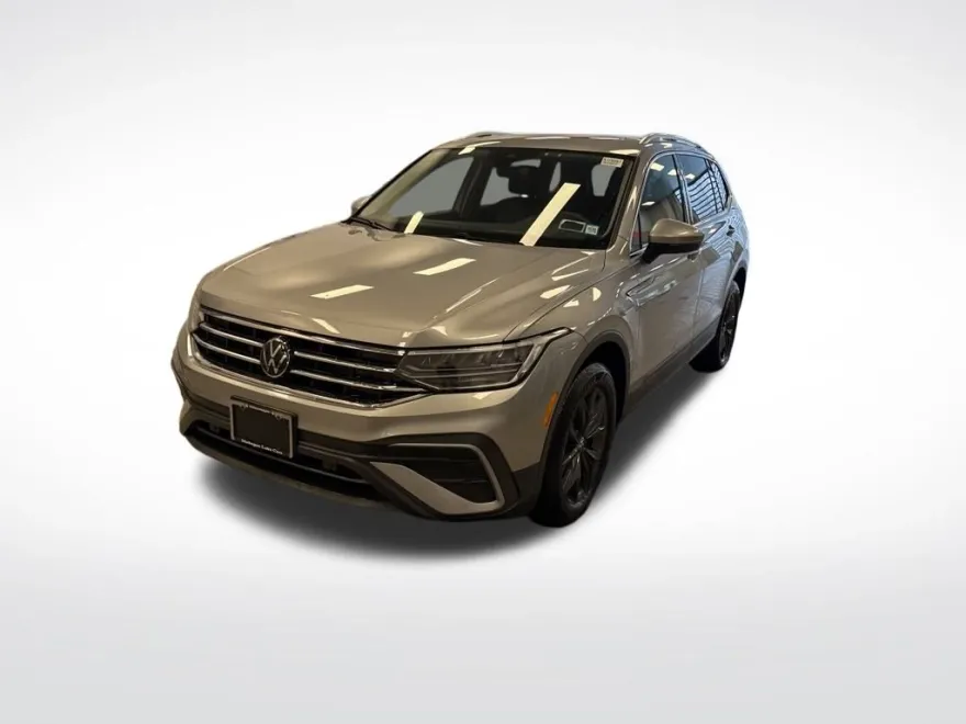 2024 Volkswagen Tiguan SE Wolfsburg Edition photo 1