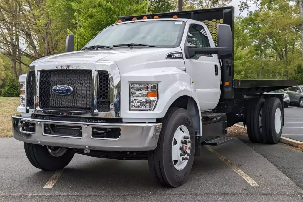 2025 Ford F-650 photo 1