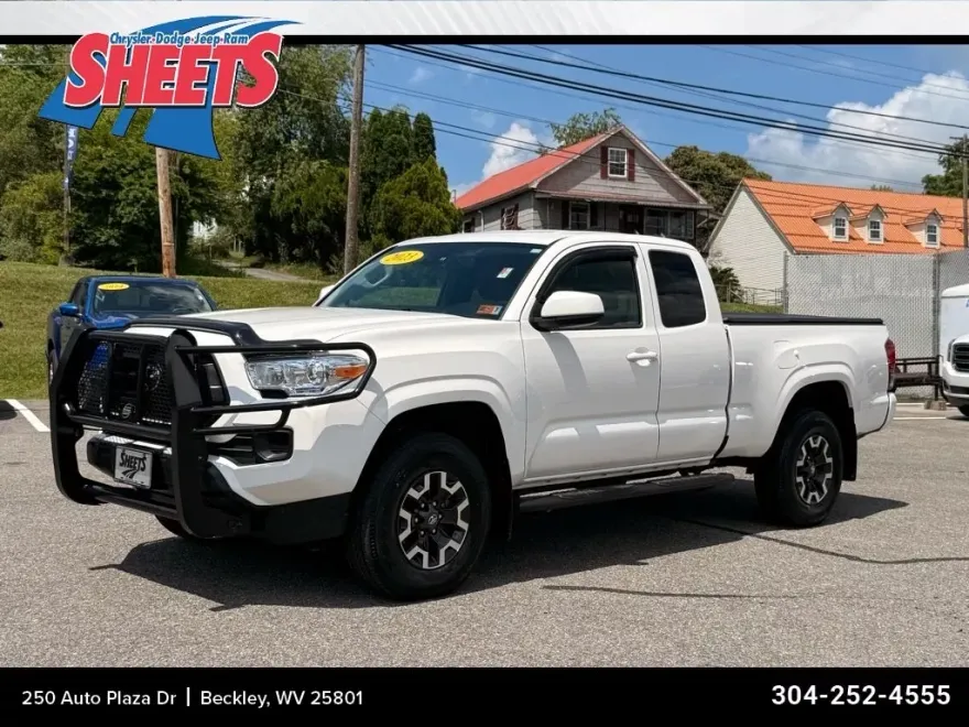 2023 Toyota Tacoma SR photo 1